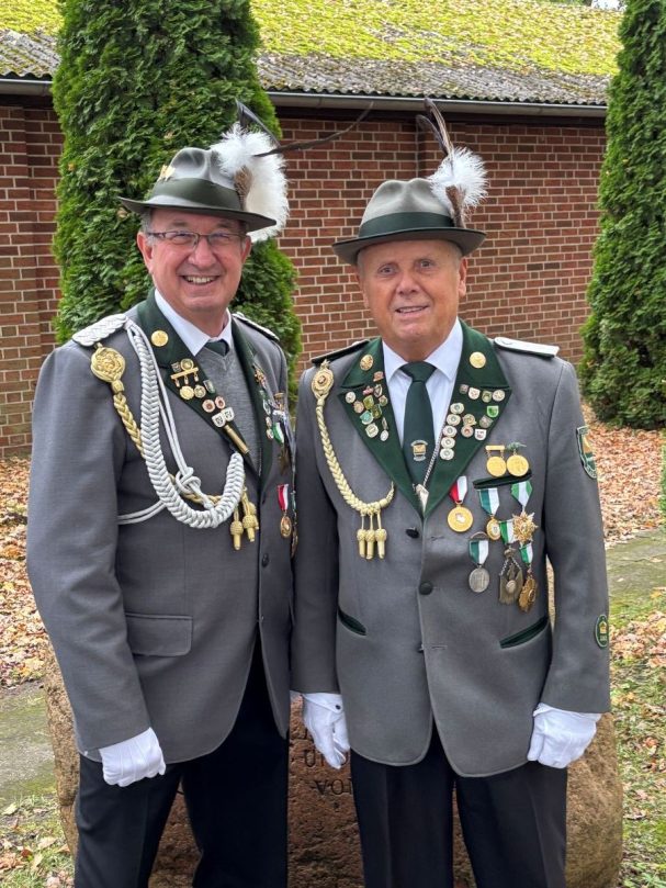 Vizekönig Karl-Heinz Maibohm mit Adjutant Hein-Peter Freyse
